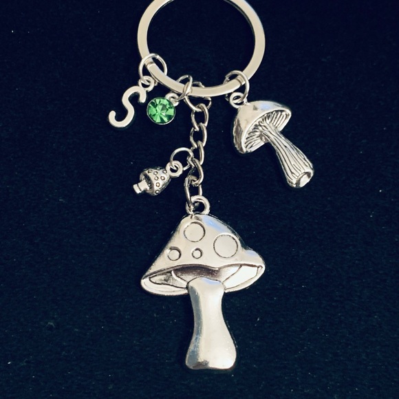Mushrooms themed keychain personalized - Picture 2 of 6